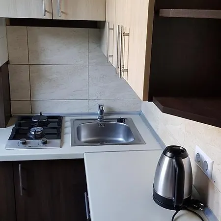 Cozy Garden Free Parking Apartment